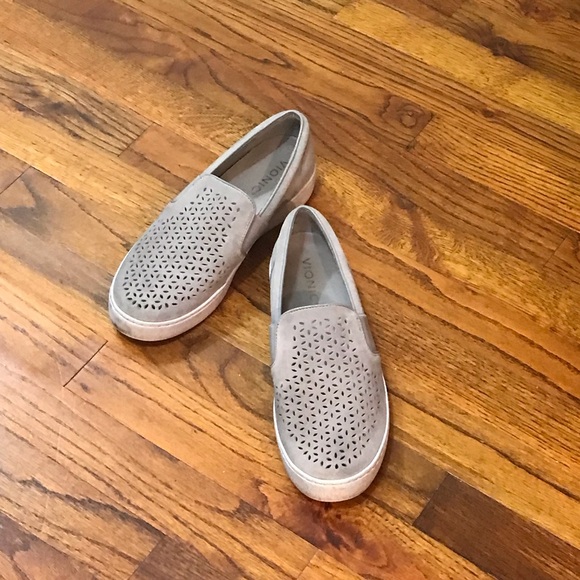 Vionic Grey Gray Kani Slip On Sneaker Womens Fashion Shoes
7.5
Smoke Free Home - Picture 2 of 13